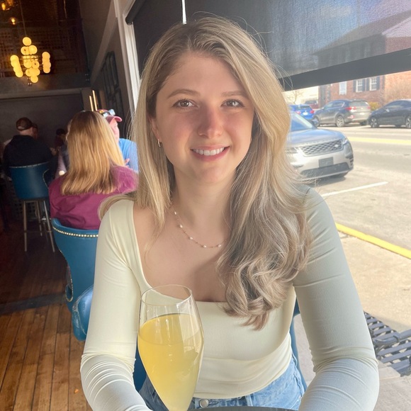 Meet your Posher, Kylie - Picture 1 of 1